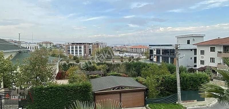 Emlak Ofisinden Eşyalı Çift Banyolu Kiralık 2+1 Daire - Görsel 2