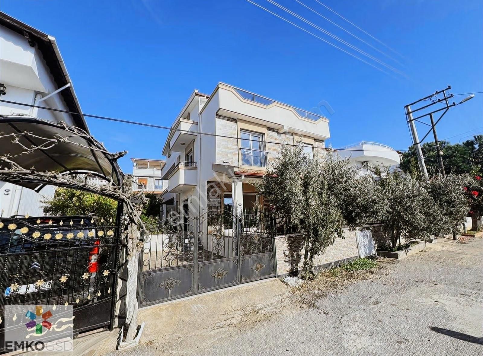 Özdere Orta Mah. Denize Yürüme Mesafesinde 3+1 Satılık Villa!!!