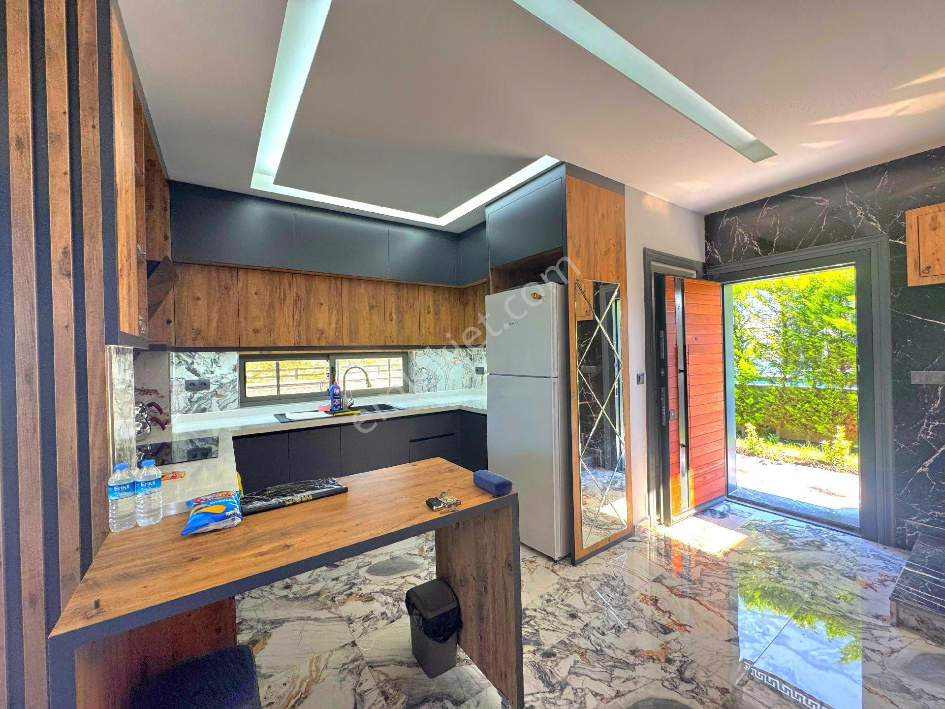 Davutlarda Özel Havuzlu Tek Müstakil 3+1 Bahçeli Villa - Görsel 11