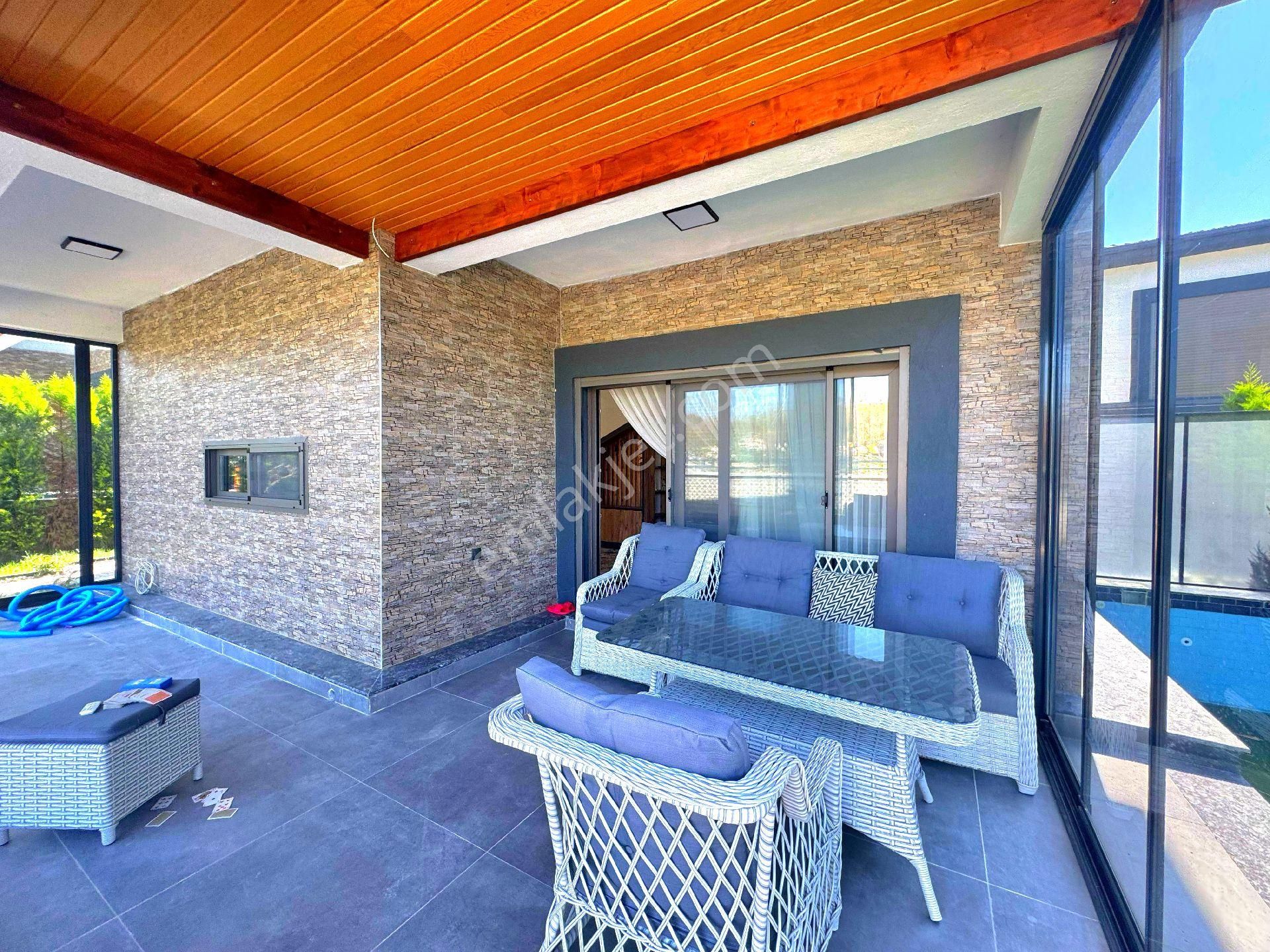 Davutlarda Özel Havuzlu Tek Müstakil 3+1 Bahçeli Villa - Görsel 28