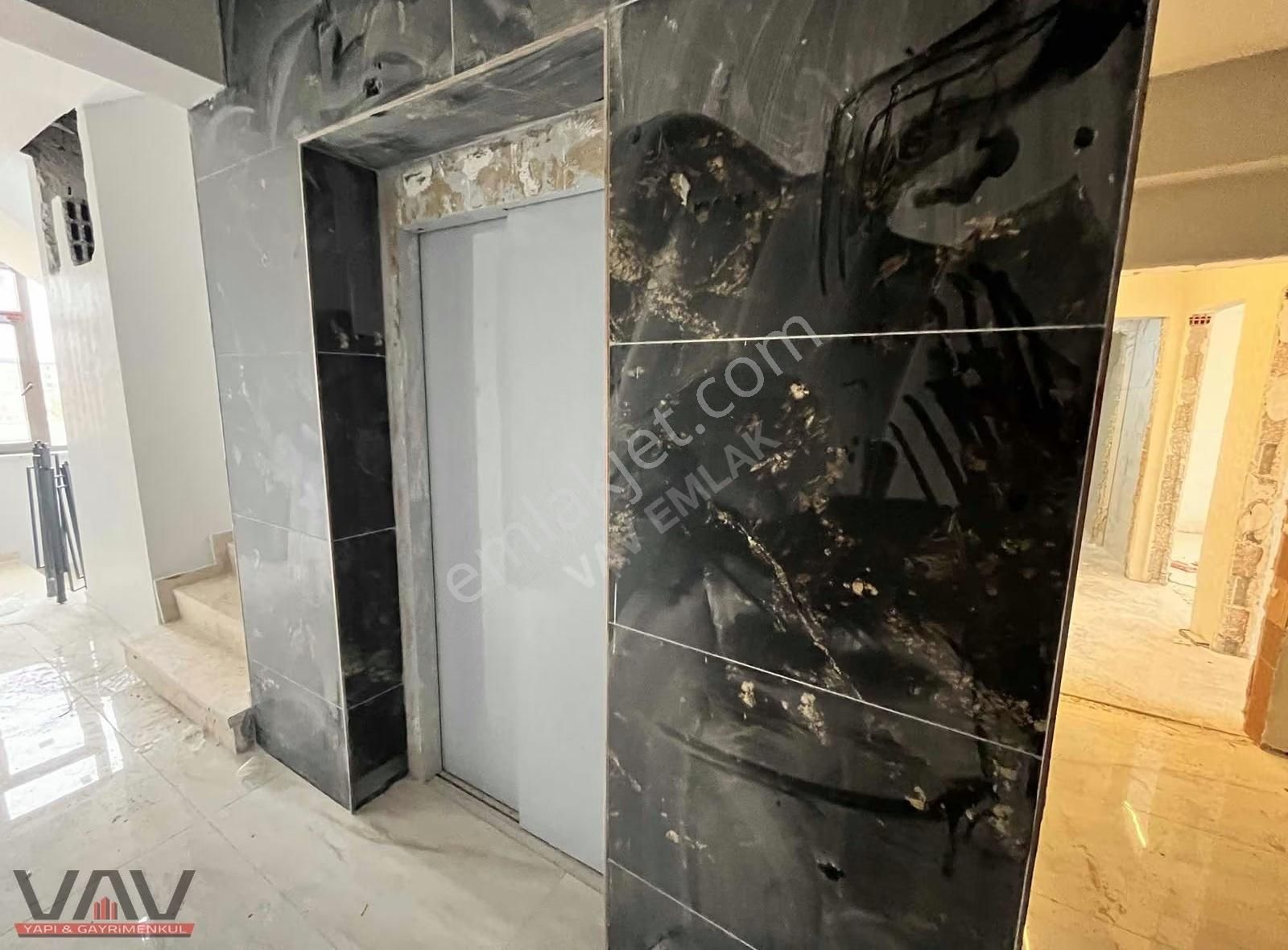 Meram Uluğbey Mahallesi'nde Ultra Lüks Tapu Masrafsız 2+1 ! - Görsel 3