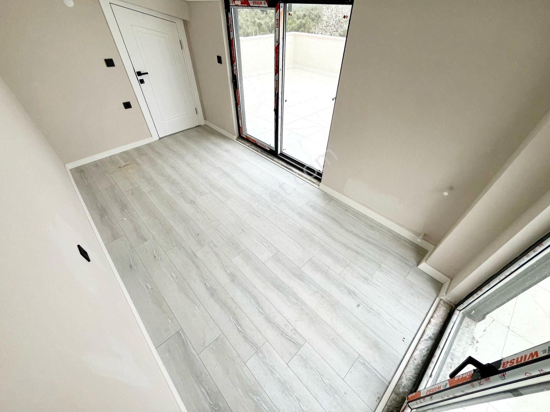 Yükselden Gürede Çok Geniş Bahçe Lüx Proje De Muhteşem Villa - Görsel 13