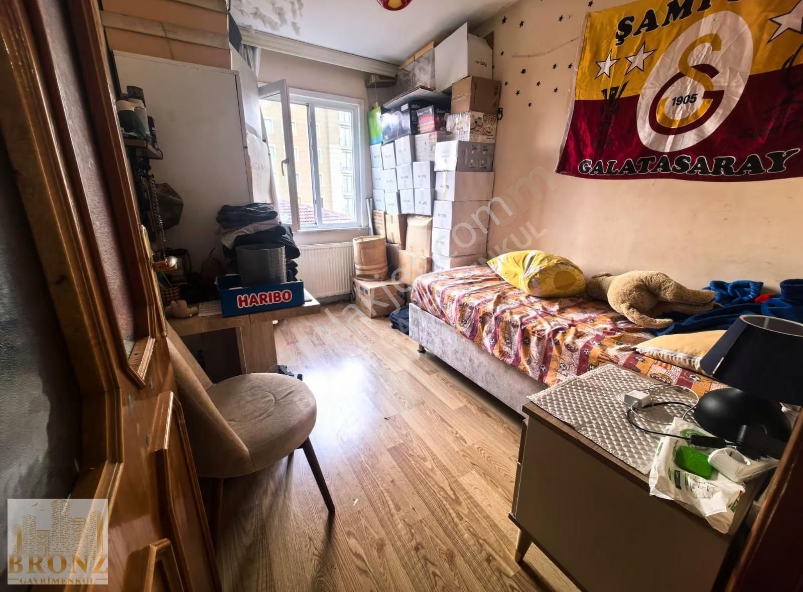 Hastaneye Yakn Site İçinde Otoparklı Ayrı Wc'li Arakat Ferah 3+1 - Görsel 2