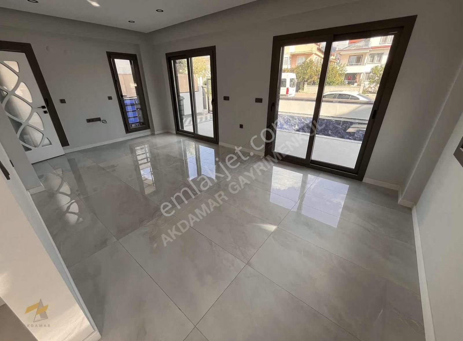 Cami Mahallesinde Mükemmel Konumda 4+1 Açık Havuzlu Lüks Villa - Görsel 13