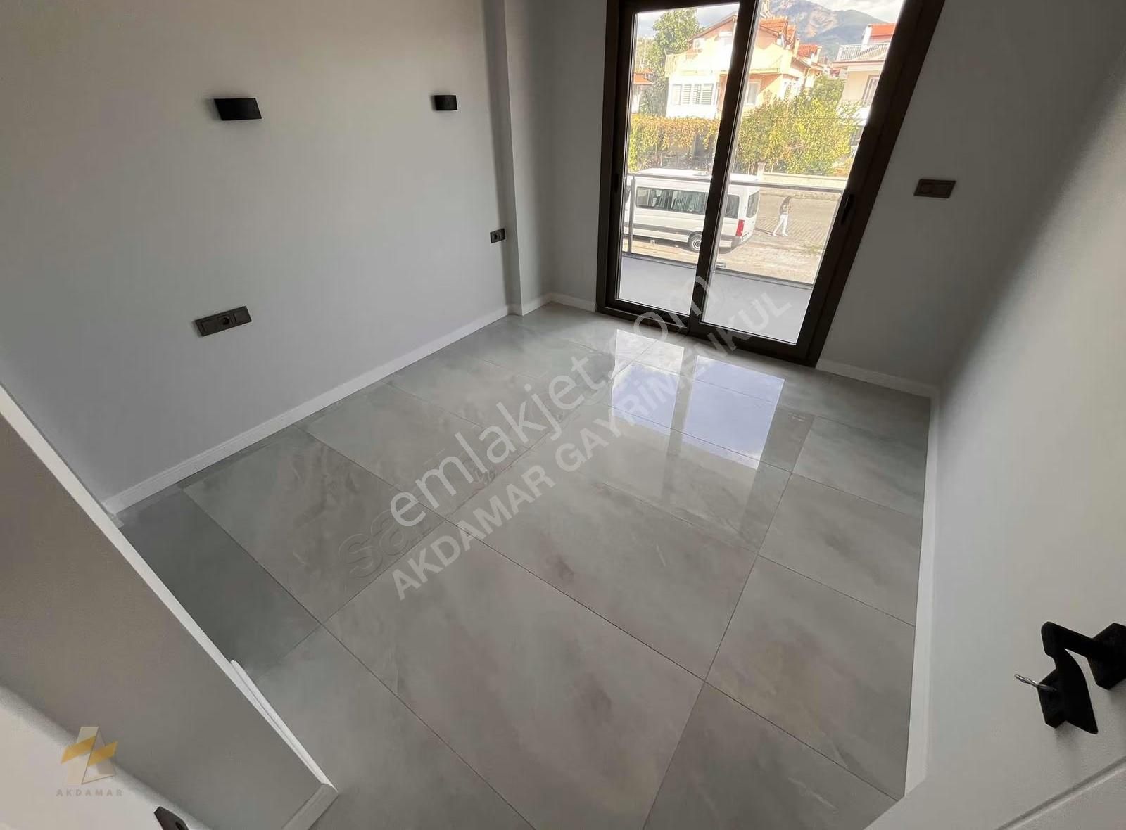 Cami Mahallesinde Mükemmel Konumda 4+1 Açık Havuzlu Lüks Villa - Görsel 28