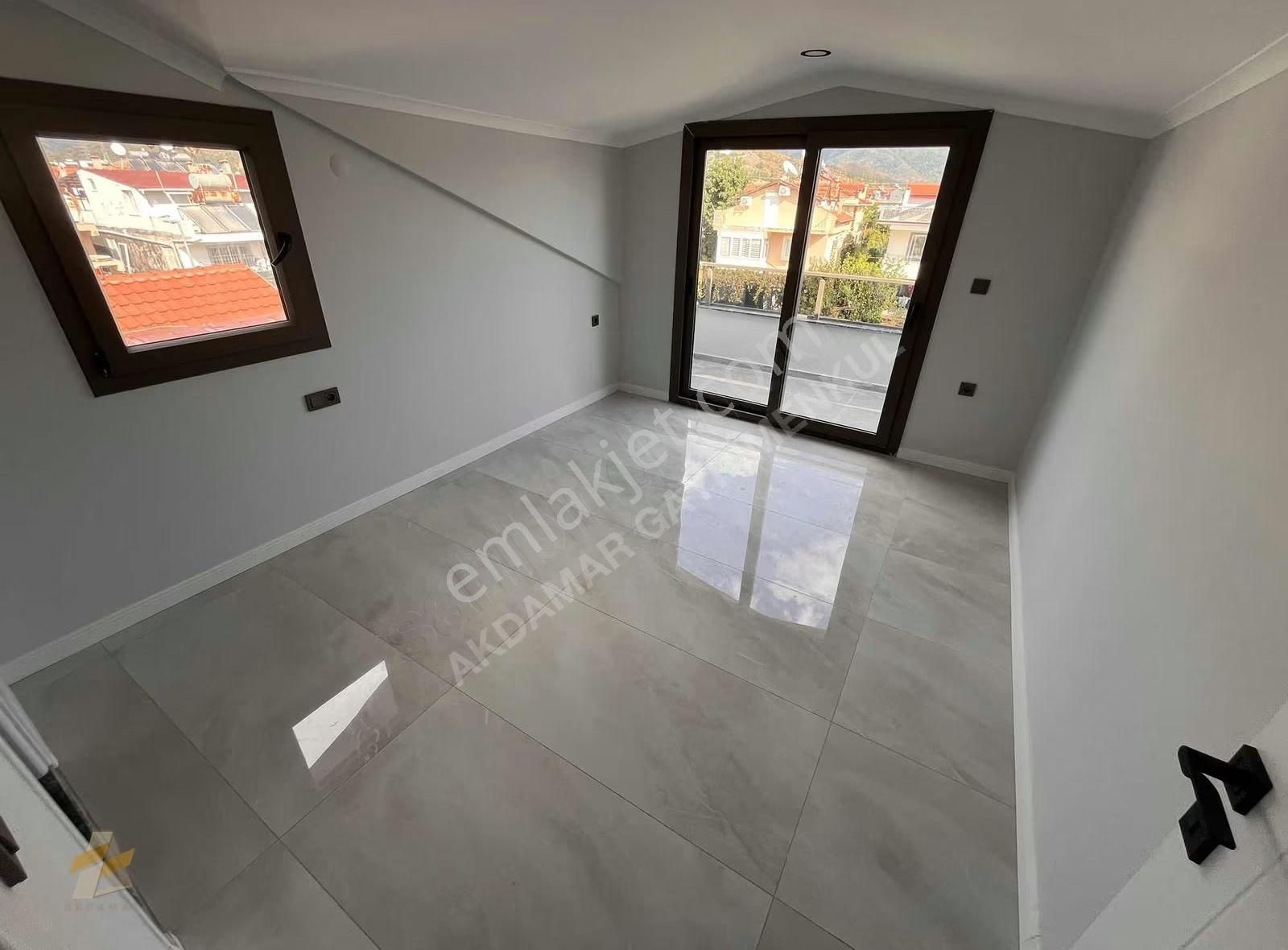 Cami Mahallesinde Mükemmel Konumda 4+1 Açık Havuzlu Lüks Villa - Görsel 16