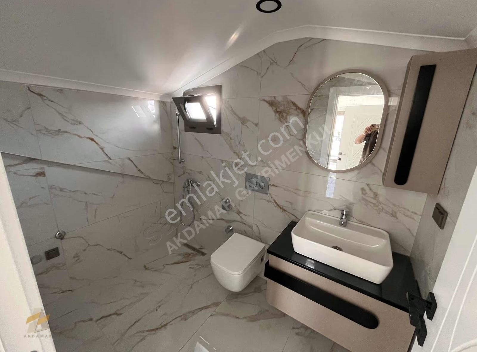 Cami Mahallesinde Mükemmel Konumda 4+1 Açık Havuzlu Lüks Villa - Görsel 4