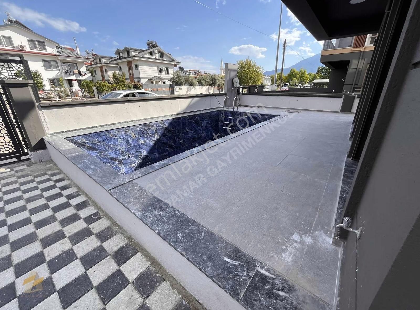 Cami Mahallesinde Mükemmel Konumda 4+1 Açık Havuzlu Lüks Villa - Görsel 14