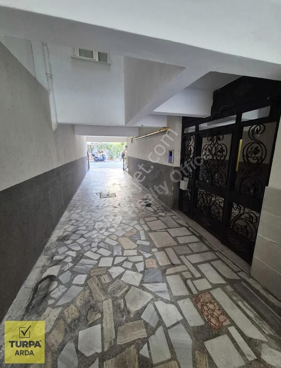 Bahariye Mah. Önü Açık Asasörlü D.gazlı Otoparklı 2+1 100 M2 - Görsel 5