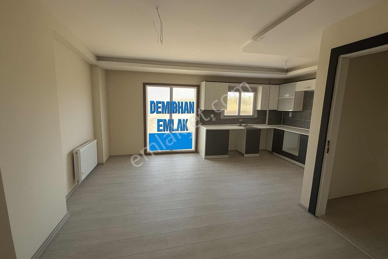 Demirhan Emlaktan Cadde Üzeri 2+1 Lüks İşçilikli Daire Satılık