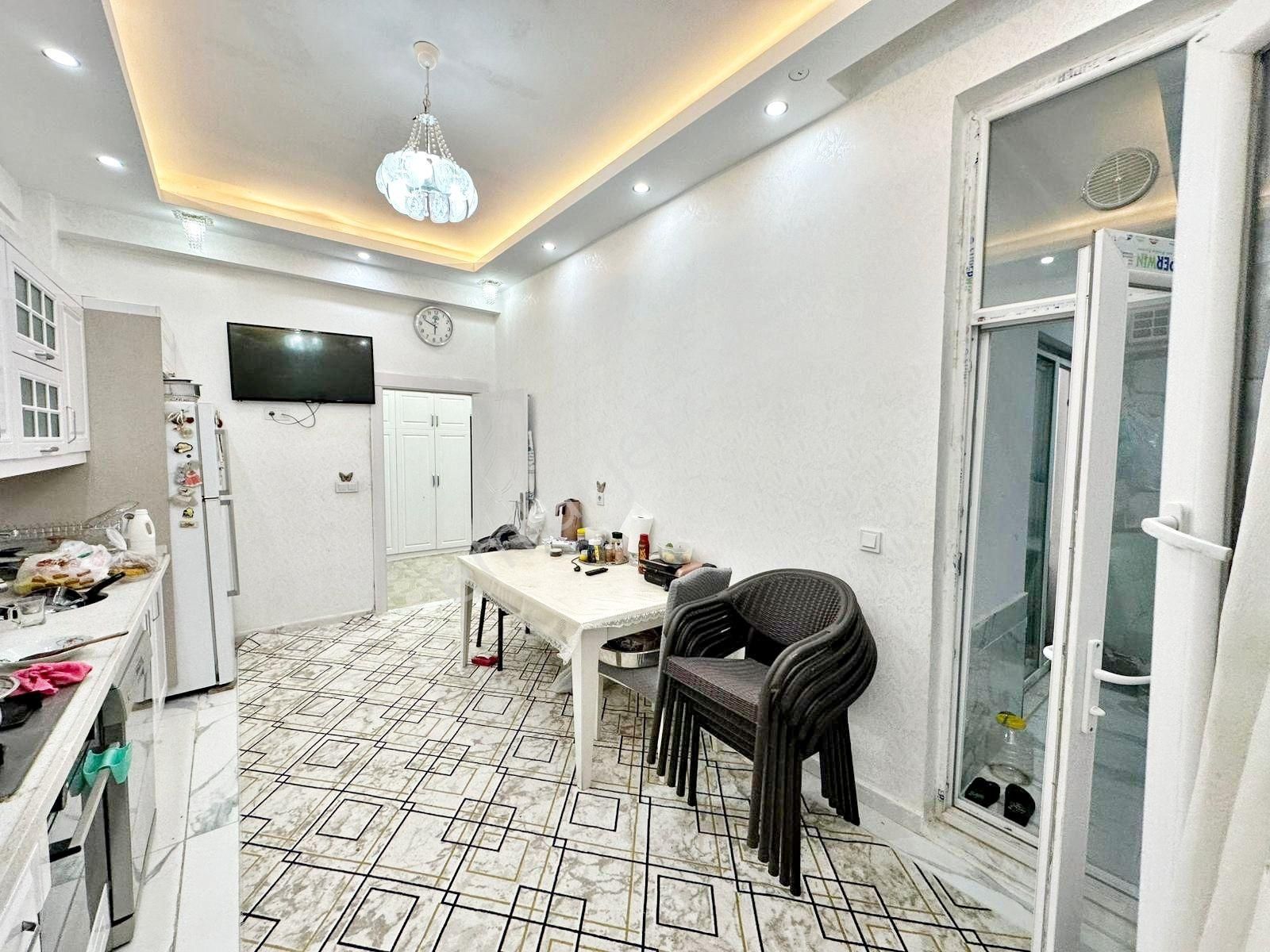 Belkız'da Merkezi Konumda Masrafsız Cam Balkonlu Lüx 2+1 Daire - Görsel 4