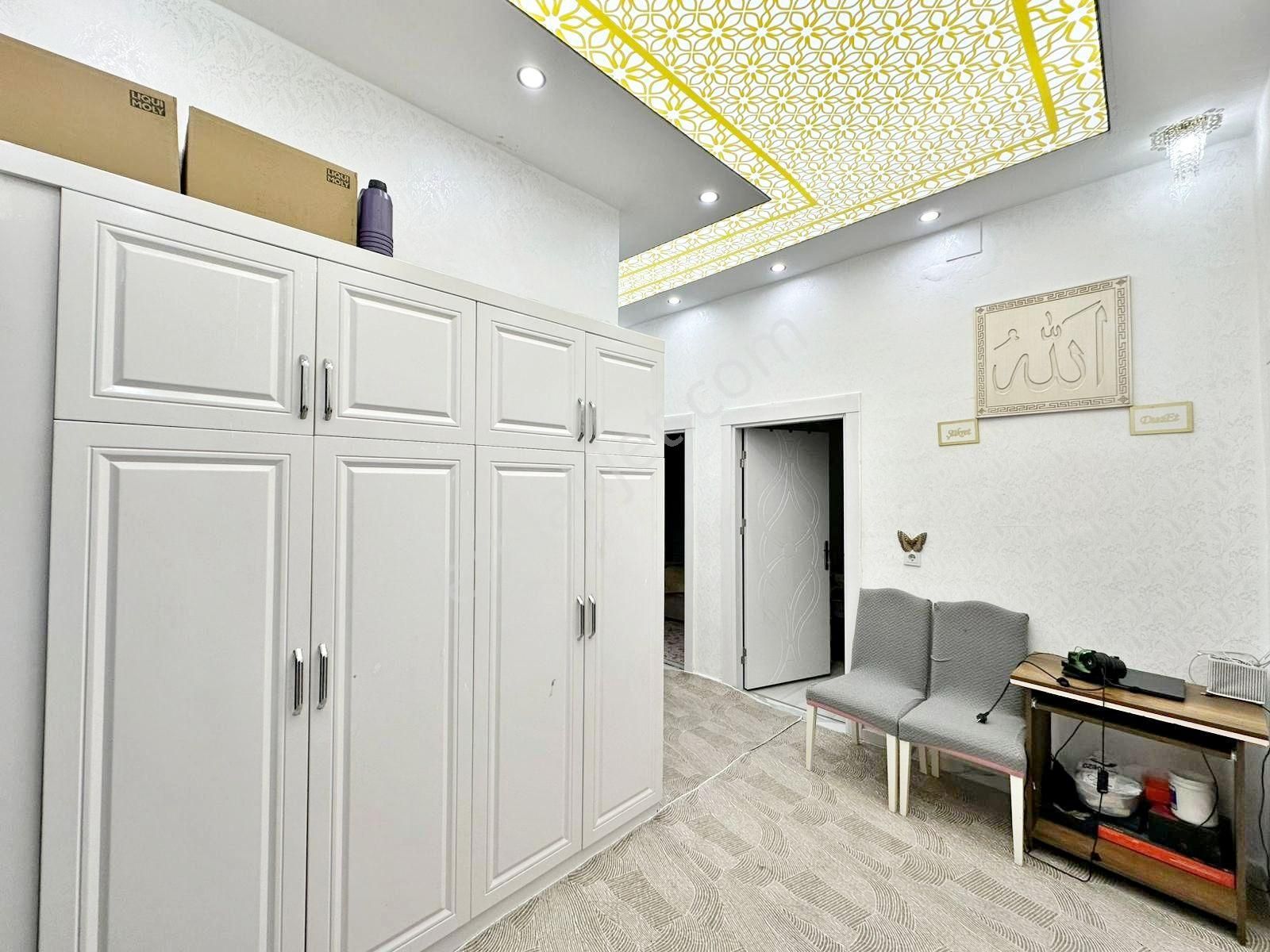 Belkız'da Merkezi Konumda Masrafsız Cam Balkonlu Lüx 2+1 Daire - Görsel 23