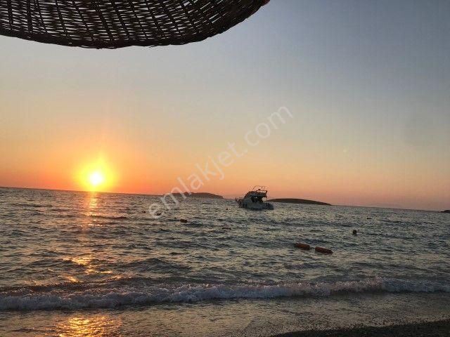 Eski Foçada Denize Çok Yakın 4+1 Satılık Villa