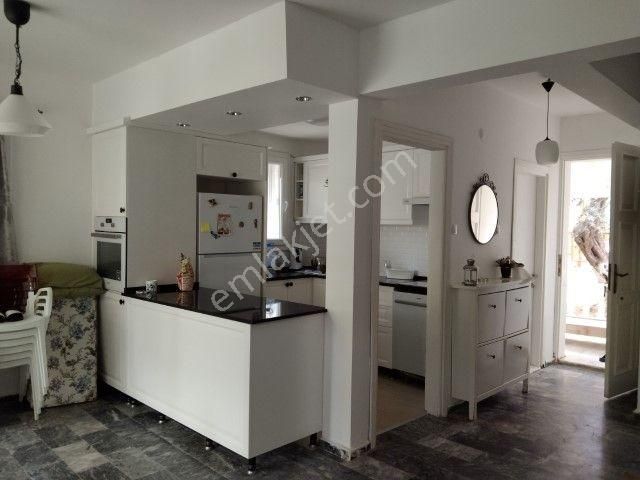 Eski Foçada Denize Çok Yakın 4+1 Satılık Villa - Görsel 22