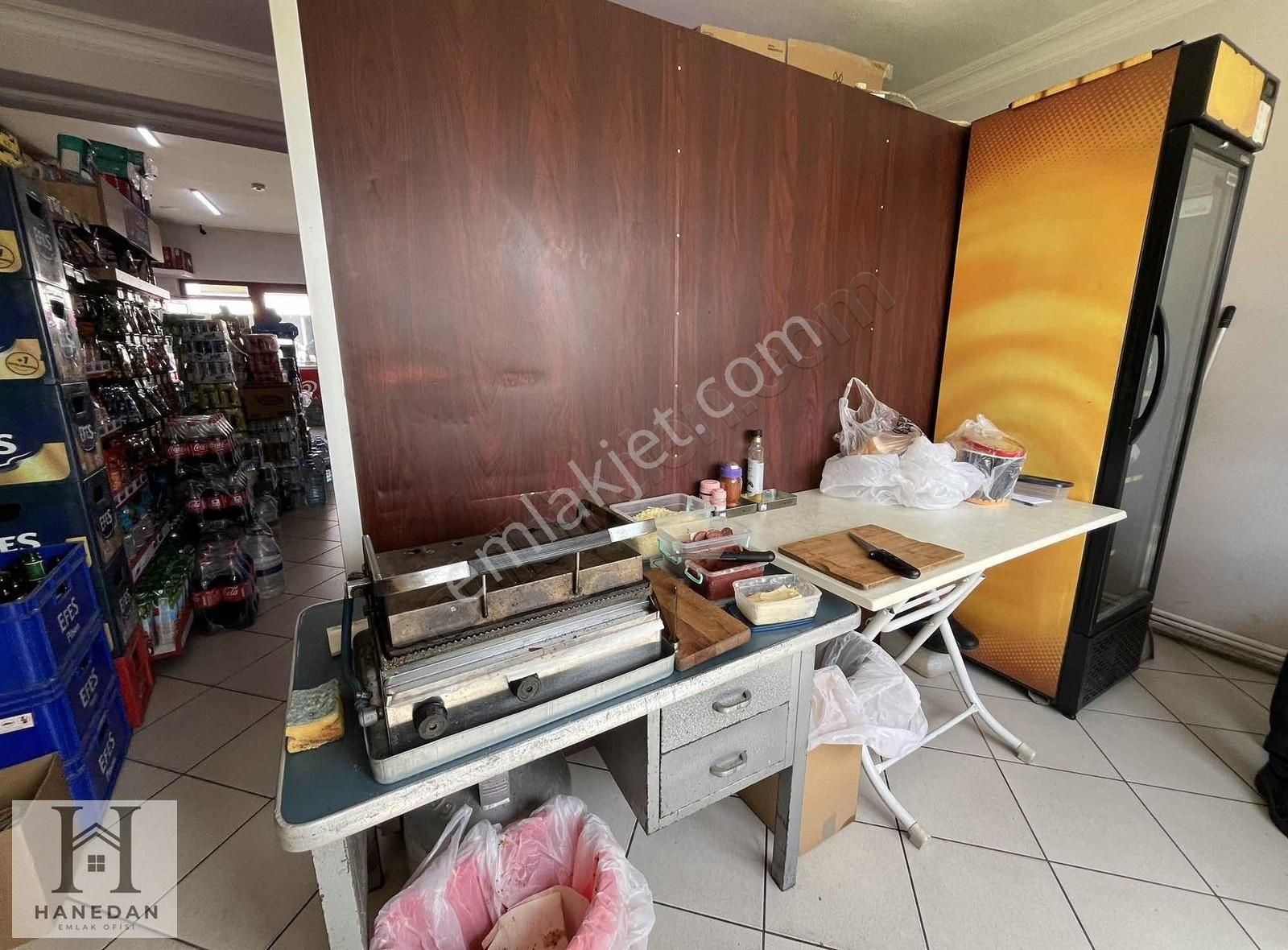 Hanedan'dan Galericiler Sitesi İçinde Devren Satılık Tekel Bayi - Görsel 11