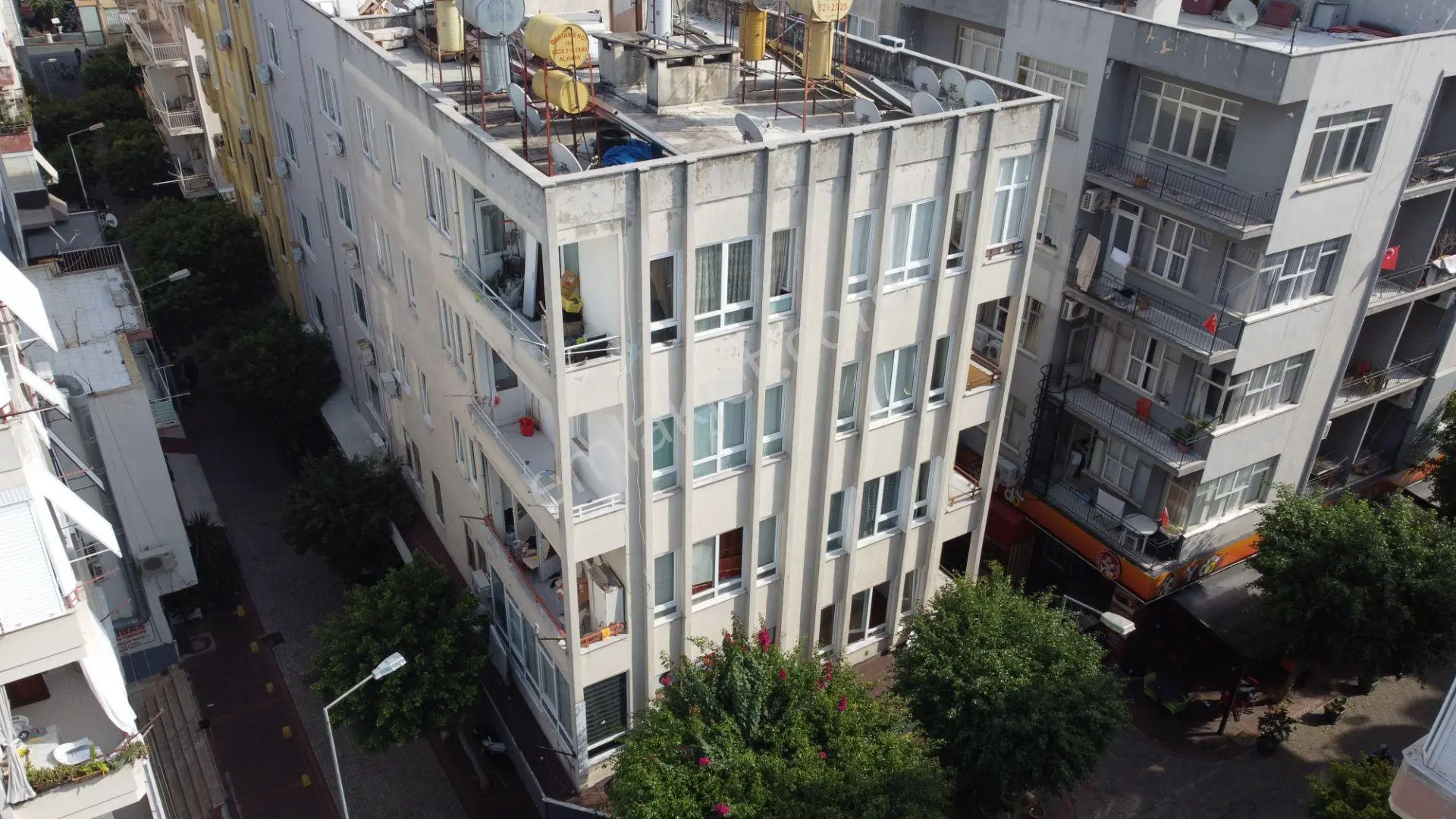 Alanyanın Tam Merkezinde Yatırımlık 2+1 Ayrı Mutfak Temiz Ve Kullanışlı Satılık Daire