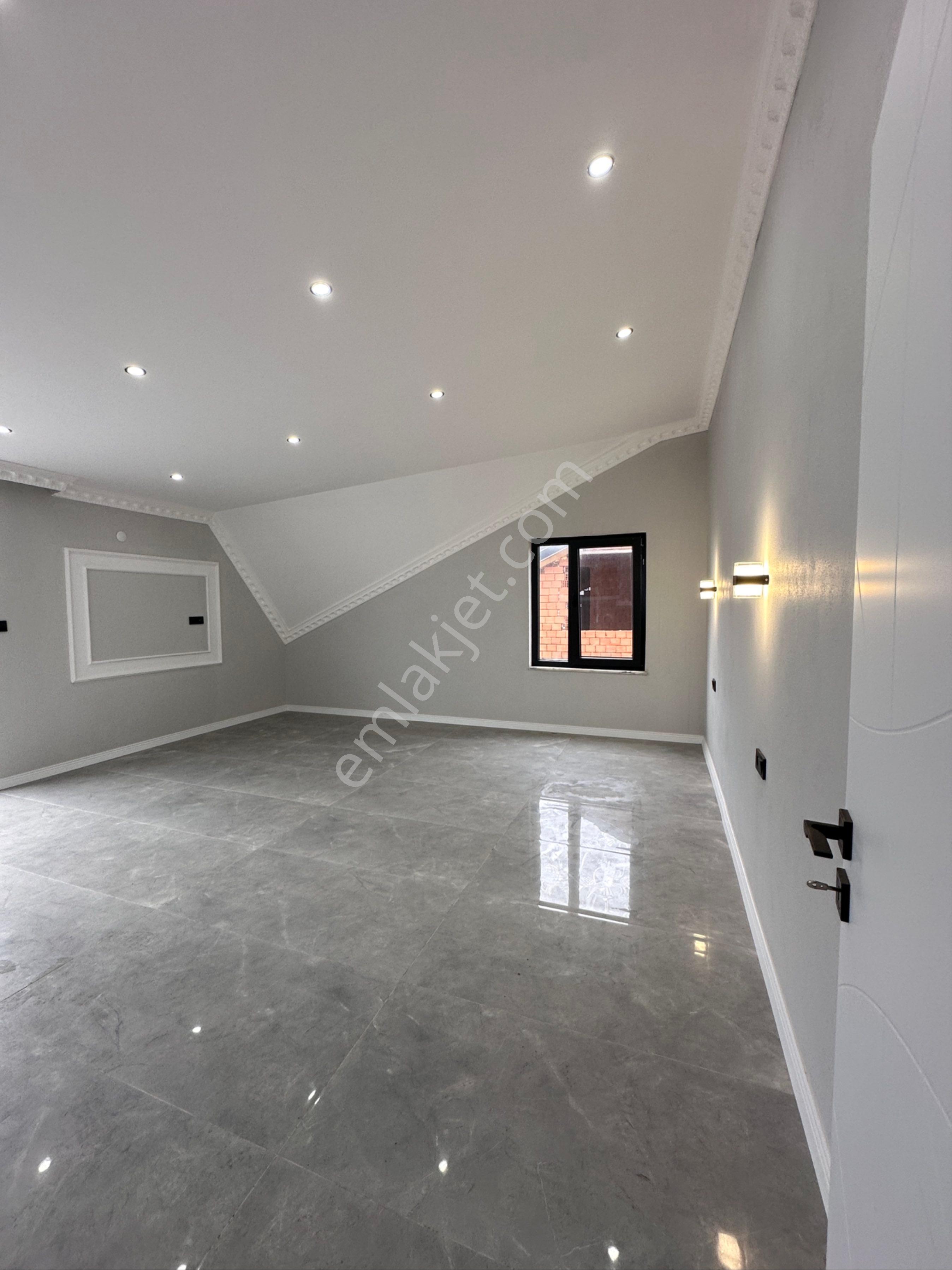 Üstüner Gayrimenkulden Fırsat 3+1 Villa !! - Görsel 24