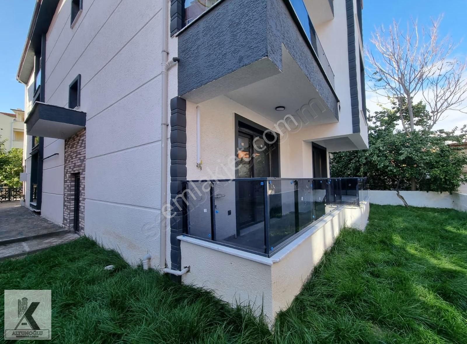 Merkezde Okullar Bölgesinde Satılık Daire