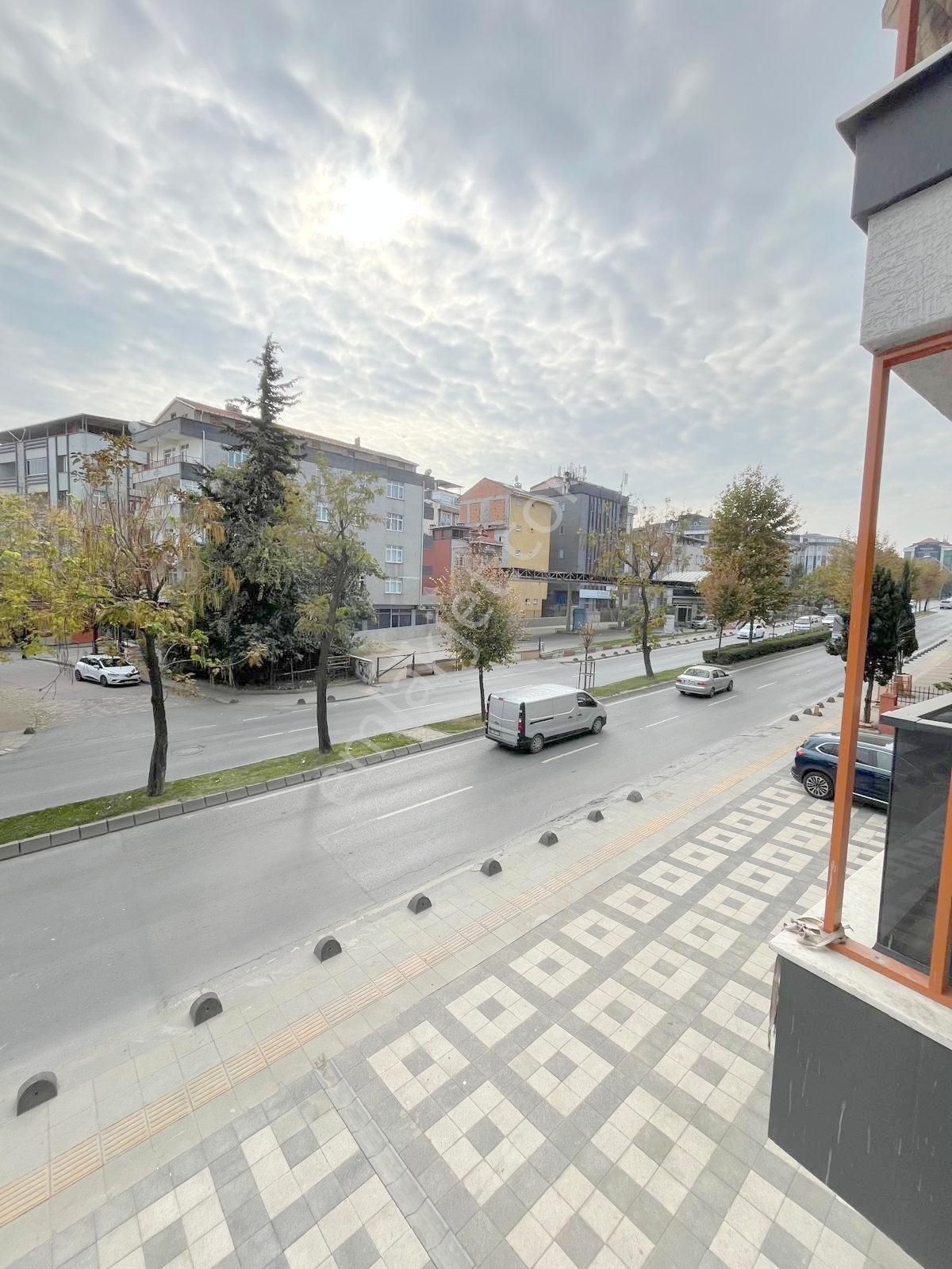 Serkan Gayrimenkulden 3+1 140 Metre Rezidans Teraslı Kapalı Otoparklı Daire - Görsel 16