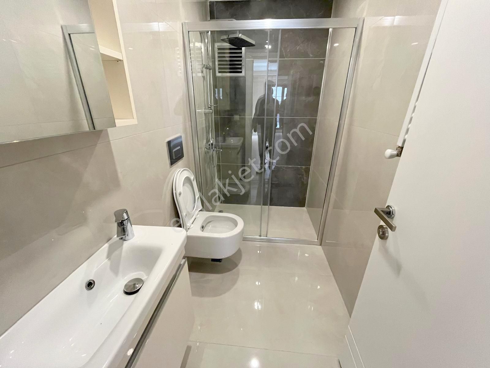 Serkan Gayrimenkulden 3+1 140 Metre Rezidans Teraslı Kapalı Otoparklı Daire - Görsel 22