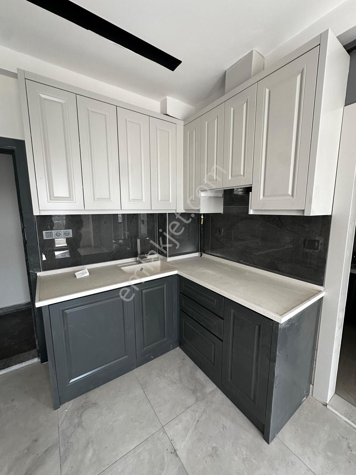 Üniversiteye,cerrahi Hast Ve Adli Tıpa Yakın Satılık Apartlar - Görsel 2