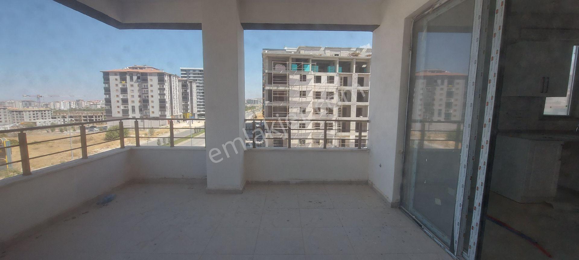 Değer'den Bostanbaşı 35'lik Yol Üzeri 3+1 Ara Kat Daire - Görsel 12