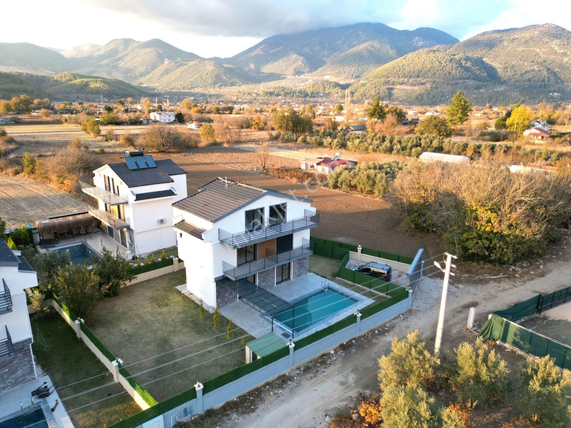 Goldhouse Dan Satılık Villa Doğa Manzaralı Fırsat Tripleks 4+1 - Görsel 18