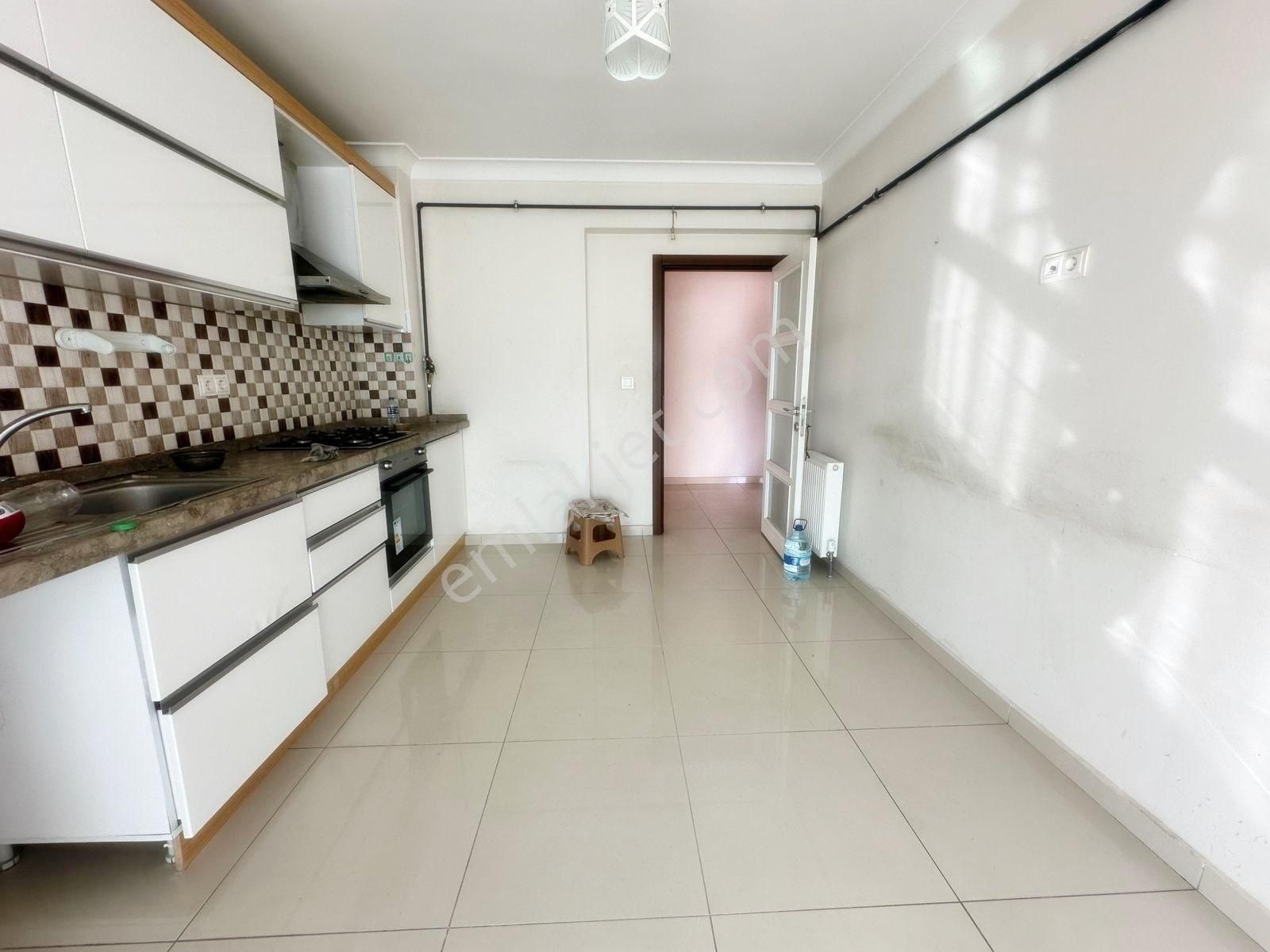 Relax'tan Ayvalı Da Site İçi 4.kat 170 M2 Teras Bal. 3+1 Kacmaz - Görsel 29