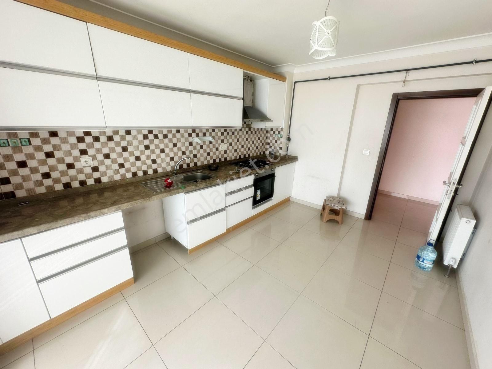 Relax'tan Ayvalı Da Site İçi 4.kat 170 M2 Teras Bal. 3+1 Kacmaz - Görsel 8
