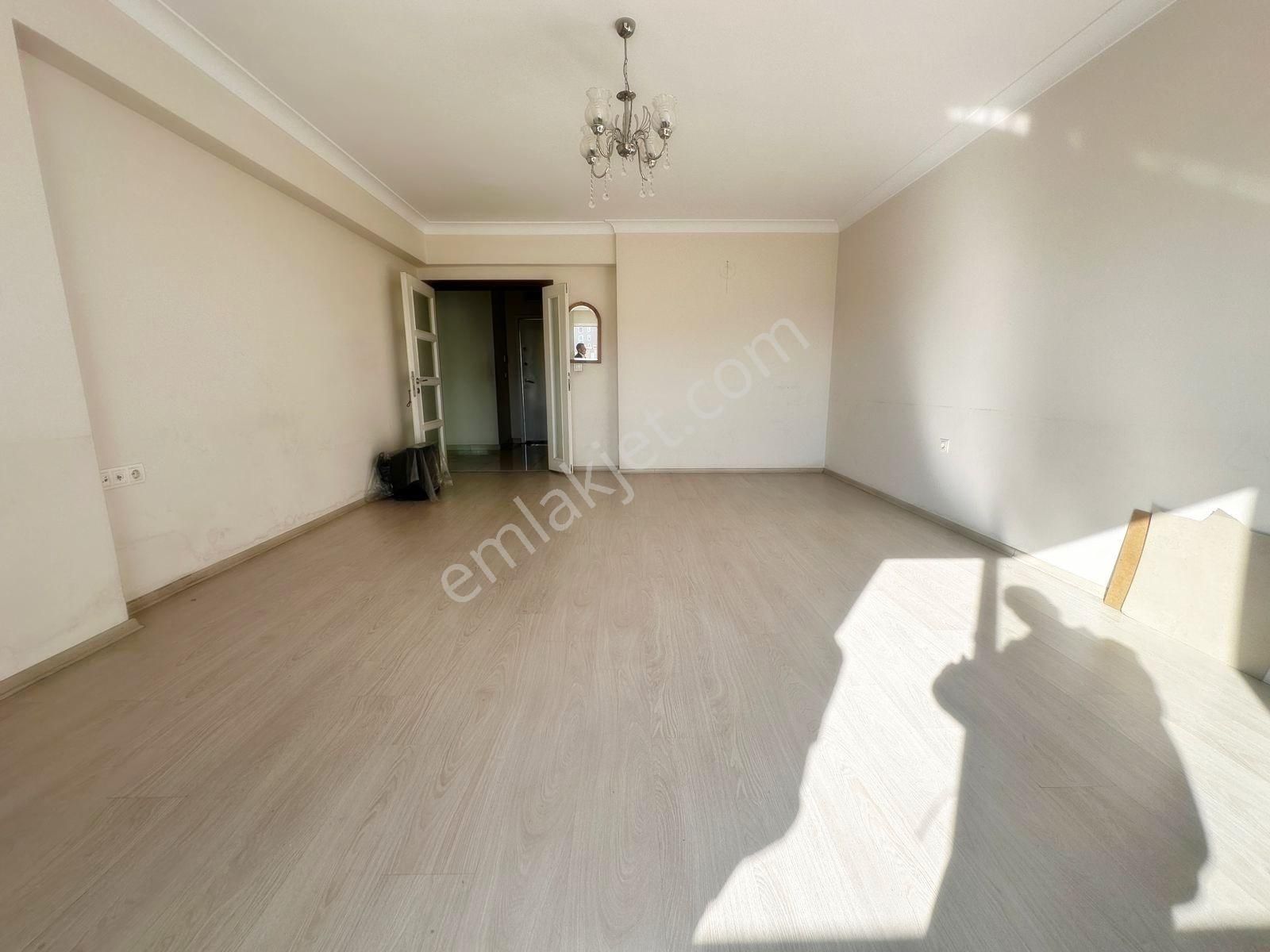 Relax'tan Ayvalı Da Site İçi 4.kat 170 M2 Teras Bal. 3+1 Kacmaz - Görsel 11