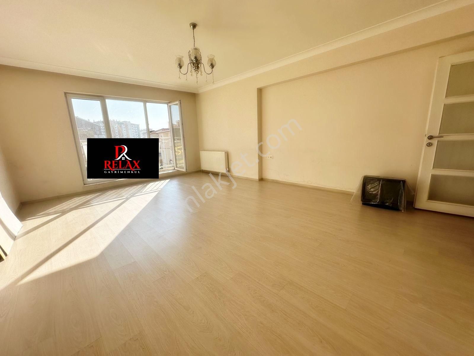 Relax'tan Ayvalı Da Site İçi 4.kat 170 M2 Teras Bal. 3+1 Kacmaz - Görsel 3