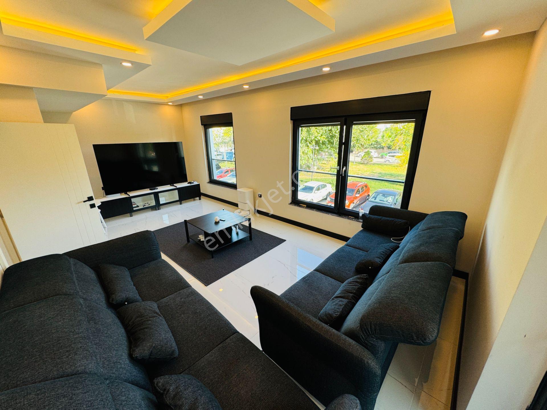 Denize Çok Yakın İçi Full Yapılı Park Cepheli 2+1
