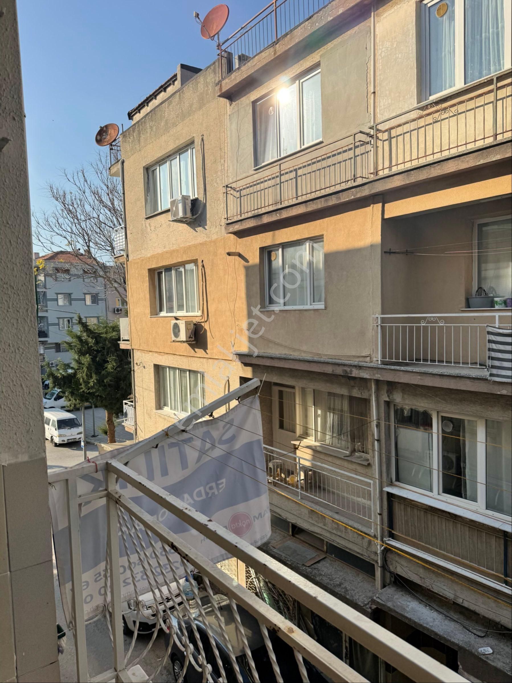 Şirinyer Merkeze , İzbana Ve Pazaryerine 5 Dk Yürüme Mesafesinde Doğalgazlı, Kombili Arakat - Görsel 3