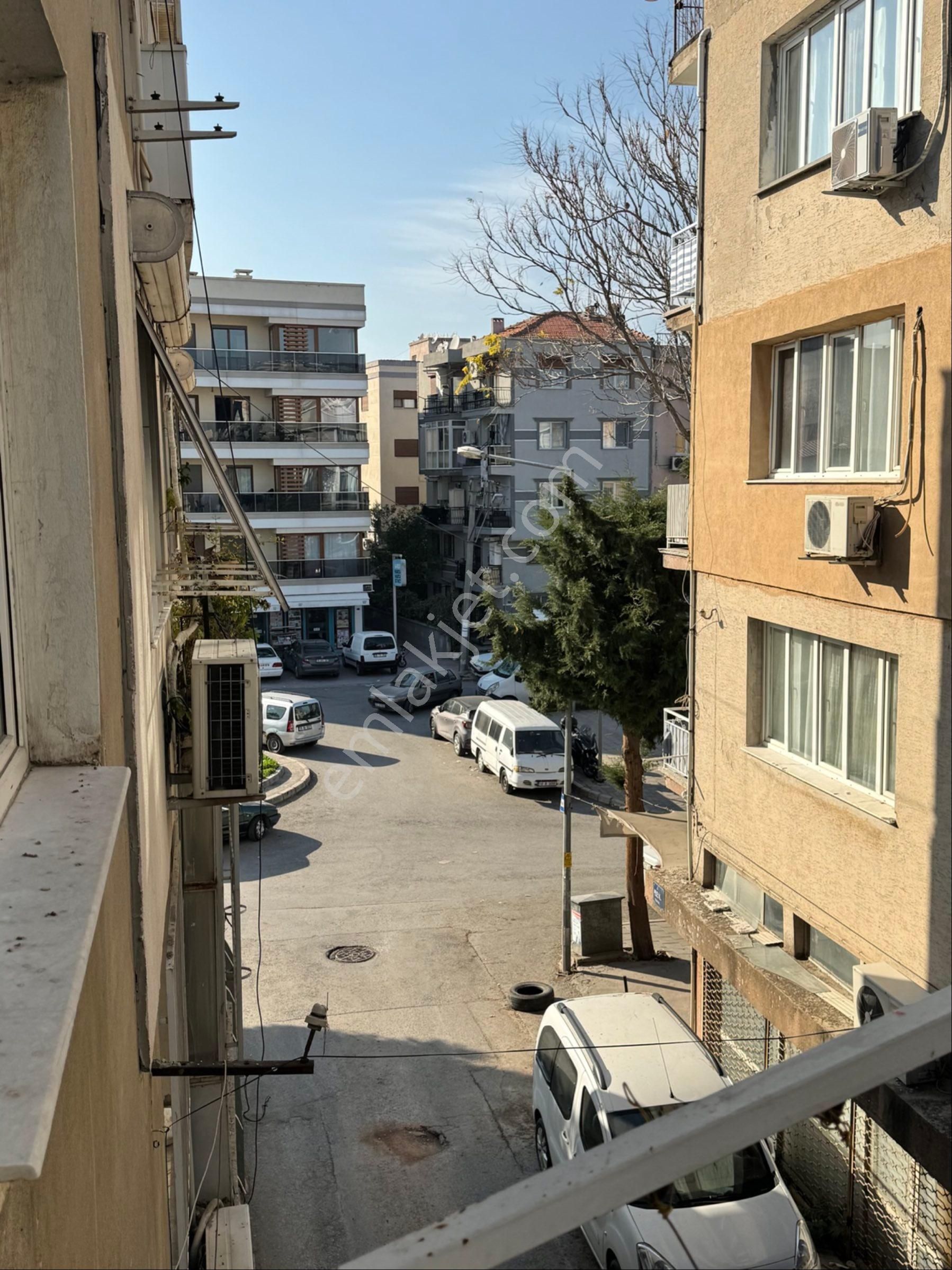 Şirinyer Merkeze , İzbana Ve Pazaryerine 5 Dk Yürüme Mesafesinde Doğalgazlı, Kombili Arakat - Görsel 2