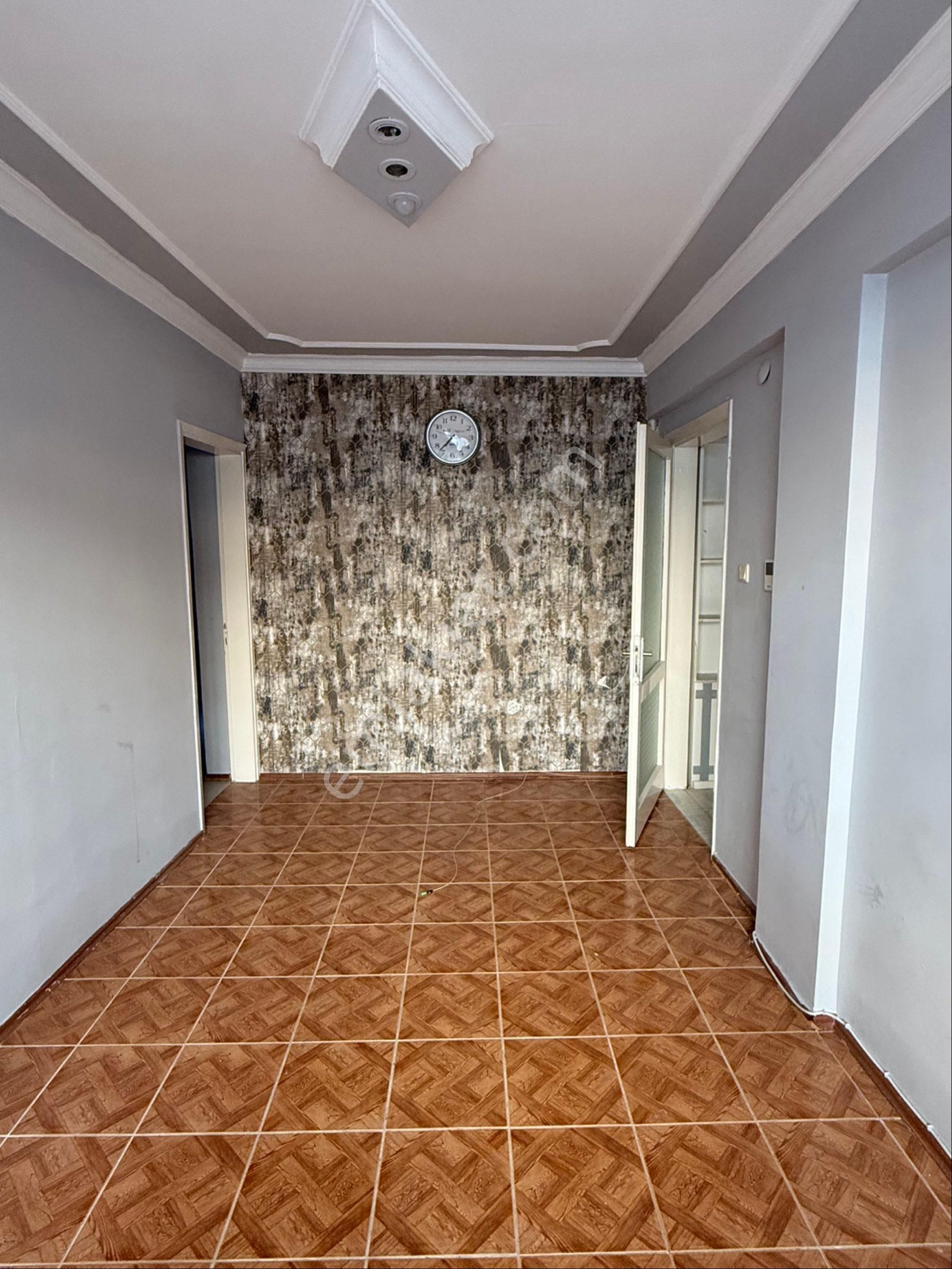 Şirinyer Merkeze , İzbana Ve Pazaryerine 5 Dk Yürüme Mesafesinde Doğalgazlı, Kombili Arakat - Görsel 8