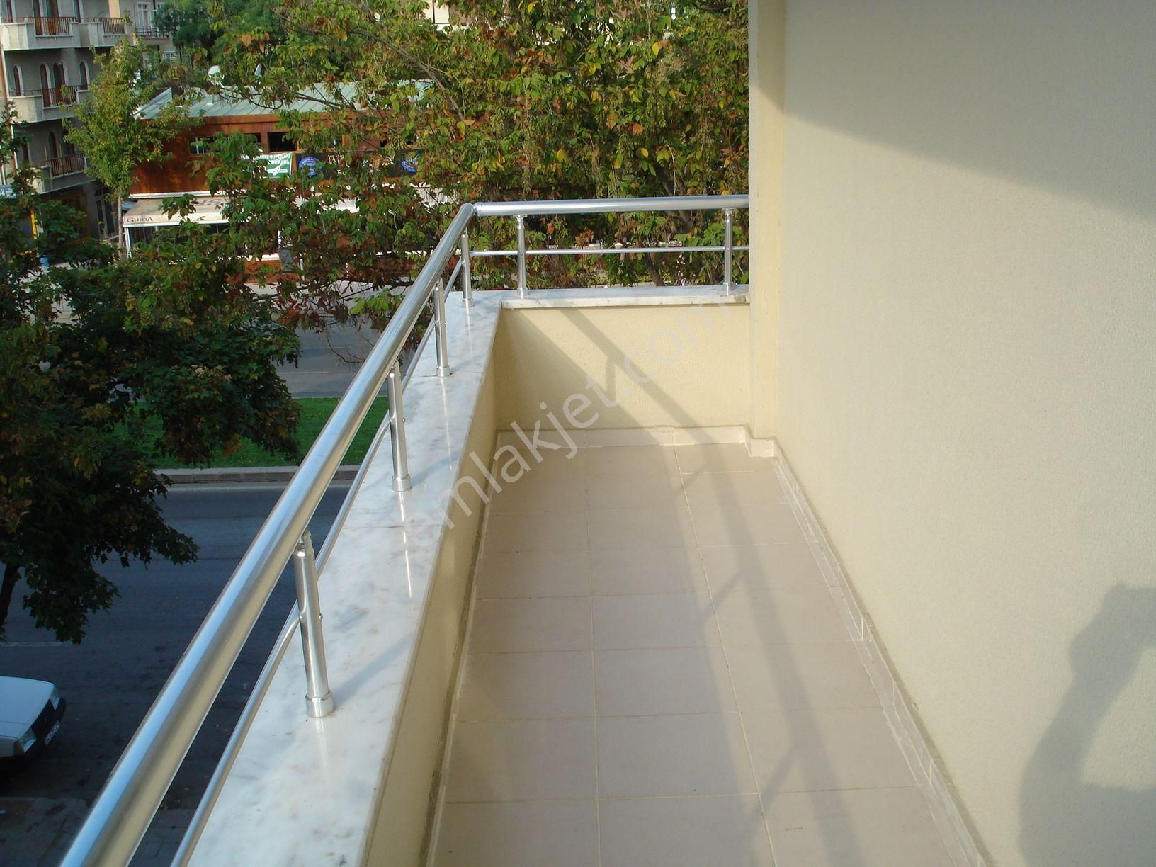 Beşevlerde Genç Binada 2+1 Kombili - Ön Ara Kat- Asansörlü - Kapalı Otoparklı- - Görsel 4