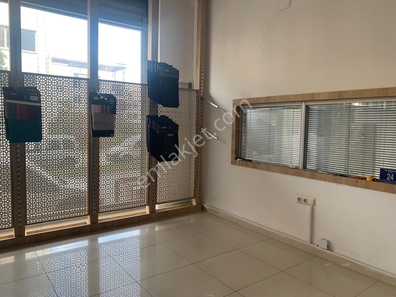 Turyap Leyla Akçınar'dan Vişne Cad. 300 M2 Giriş Kat Kiralık - Görsel 9