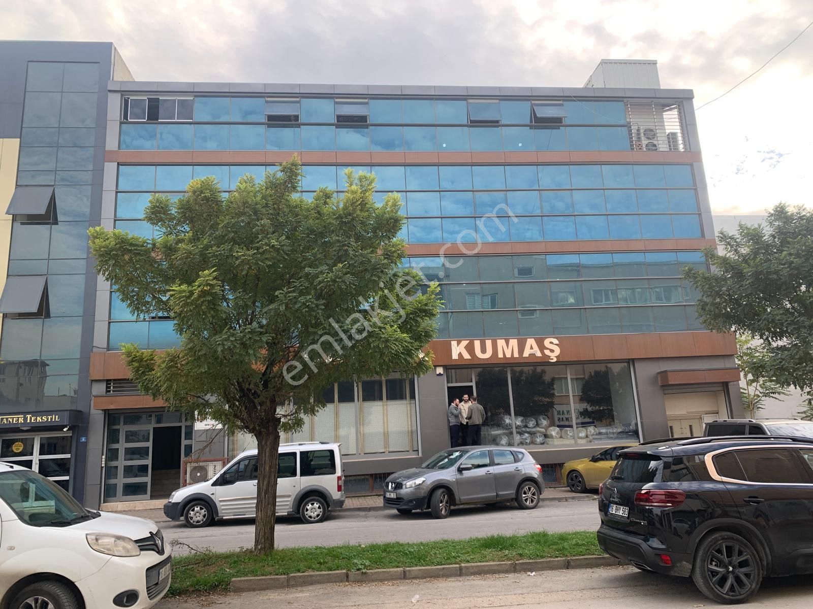 Turyap Leyla Akçınar'dan Vişne Cad. 300 M2 Giriş Kat Kiralık - Görsel 3