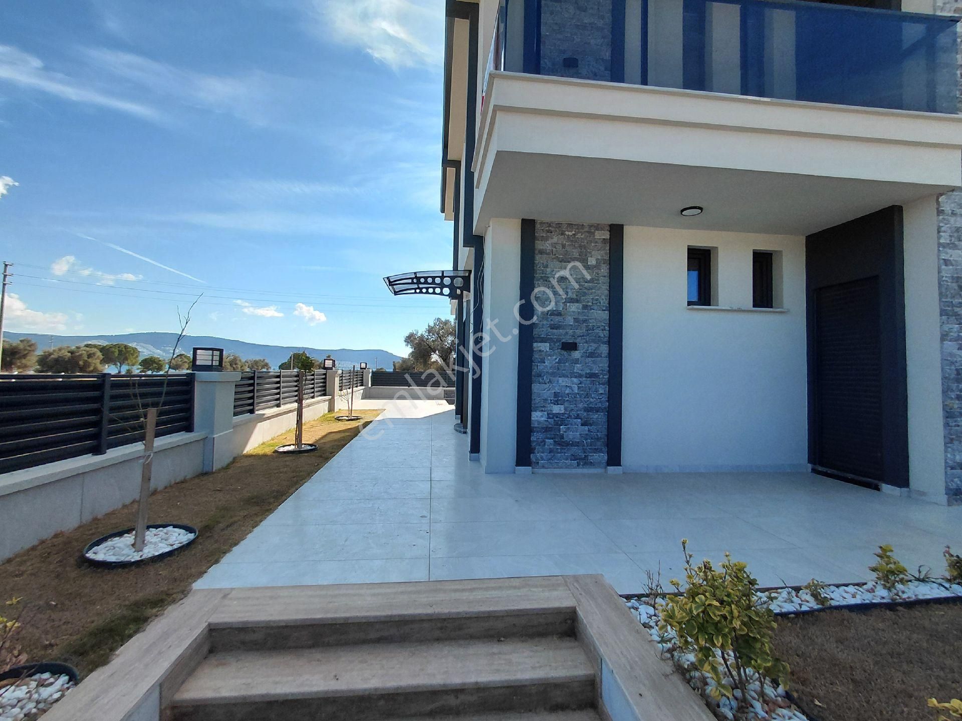 Didim Fevzipaşa Mahallesinde Mt Plaja! Tam Müstakil Deniz Manzaralı Villa - Görsel 3