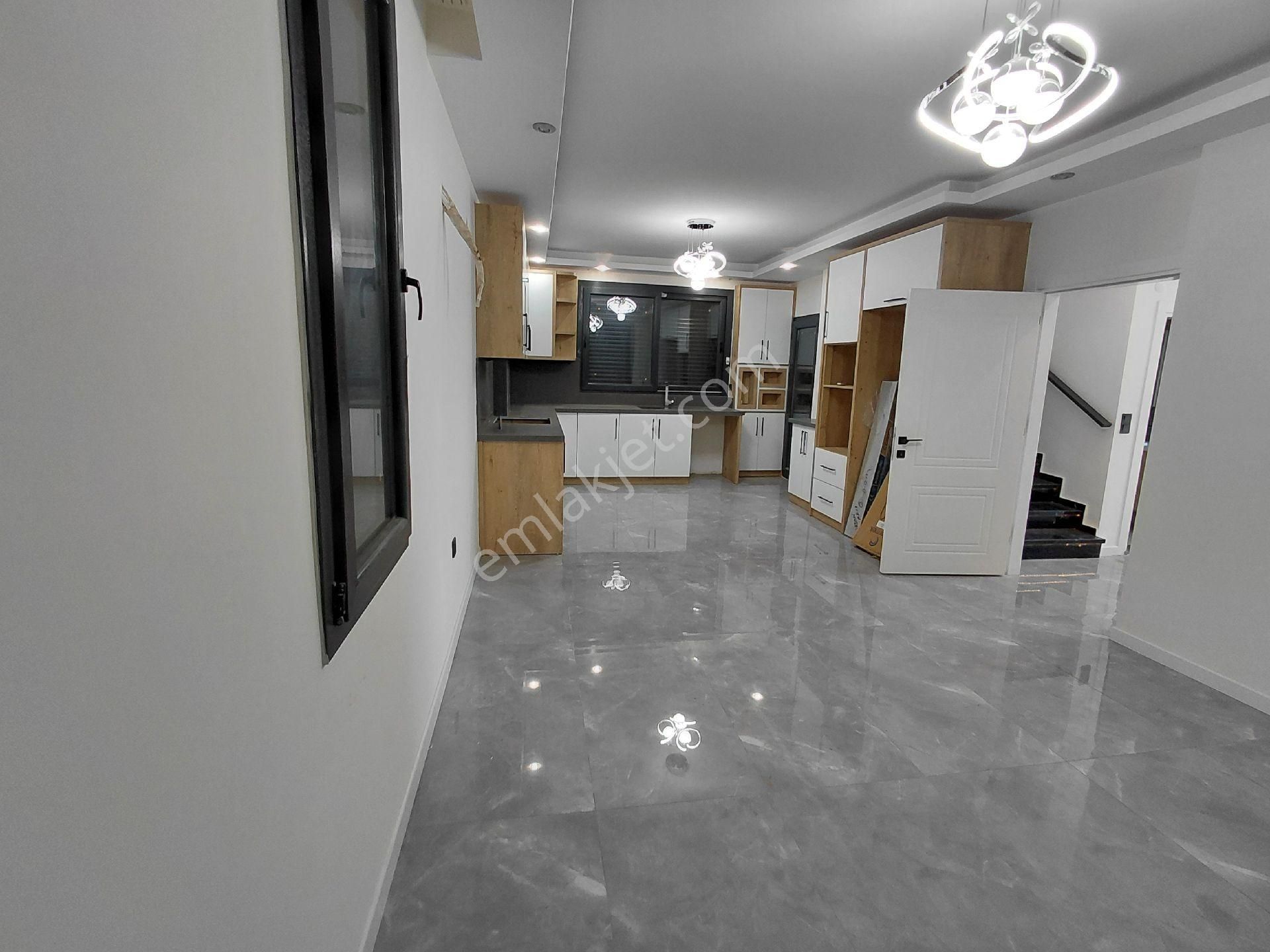 Didim Fevzipaşa Mahallesinde Mt Plaja! Tam Müstakil Deniz Manzaralı Villa - Görsel 24