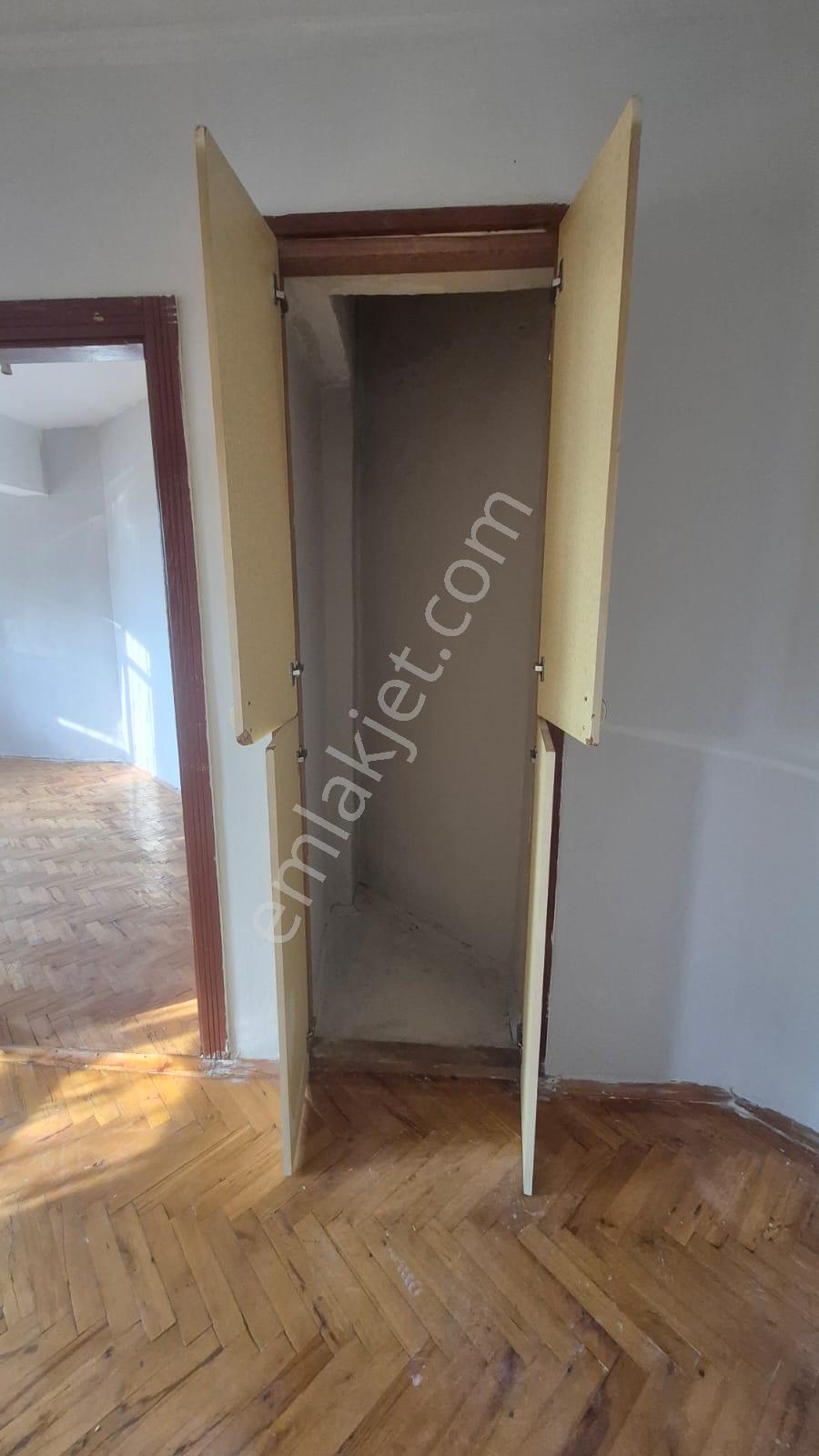 Gazi Göbeğe Yürüme Mesafesinde Düz Giriş 2+1 Satılık Kupon Daire !! - Görsel 19