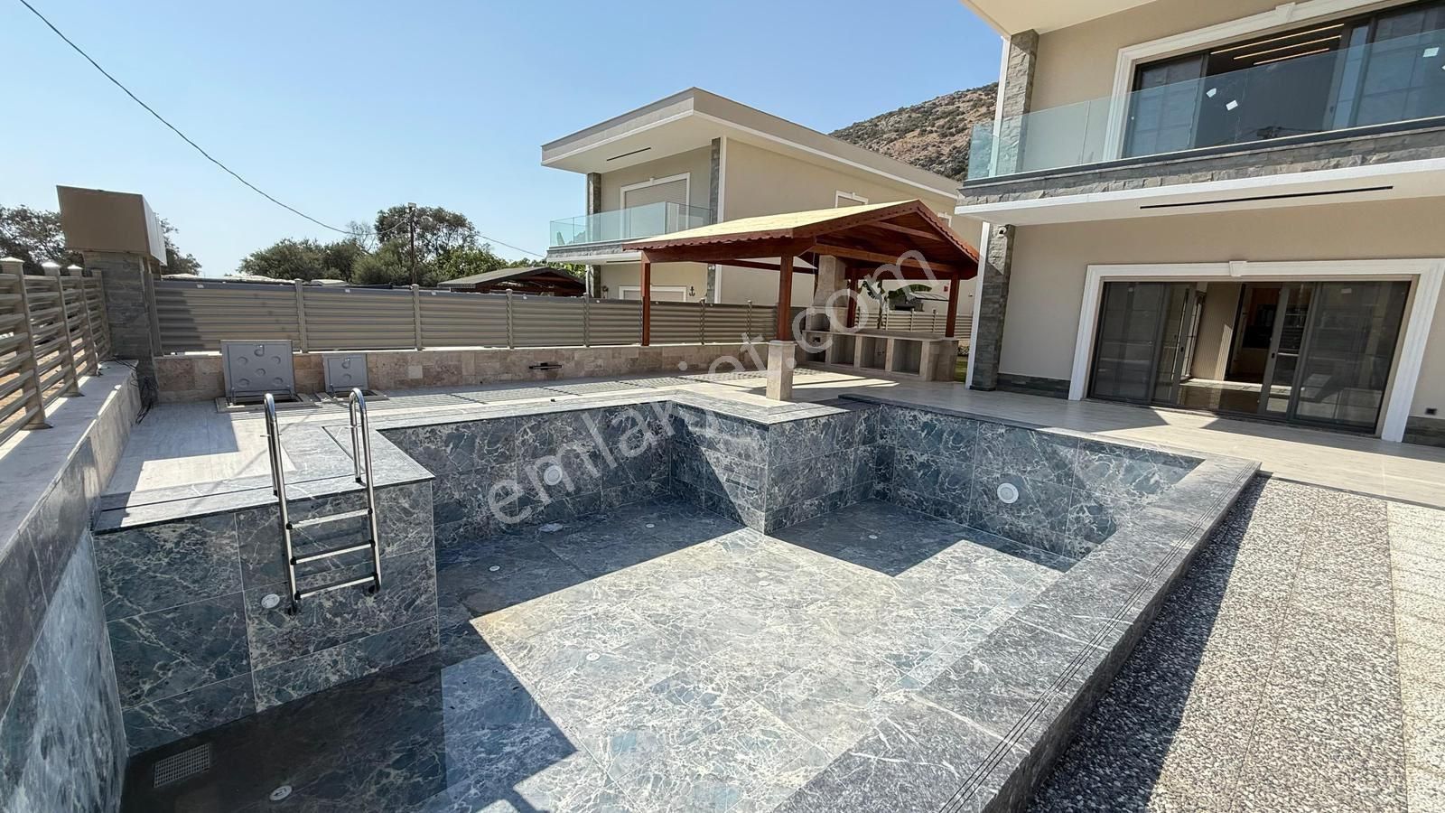 Kuşadası Yavansu Mevkisinde Satılık Müstakil Özel Havuzlu Villa - Görsel 7