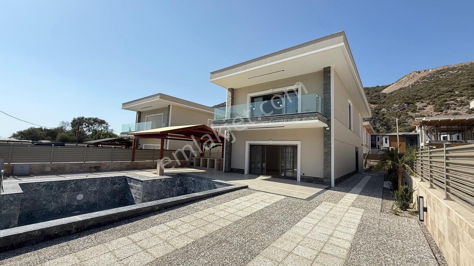 Kuşadası Yavansu Mevkisinde Satılık Müstakil Özel Havuzlu Villa - Görsel 2