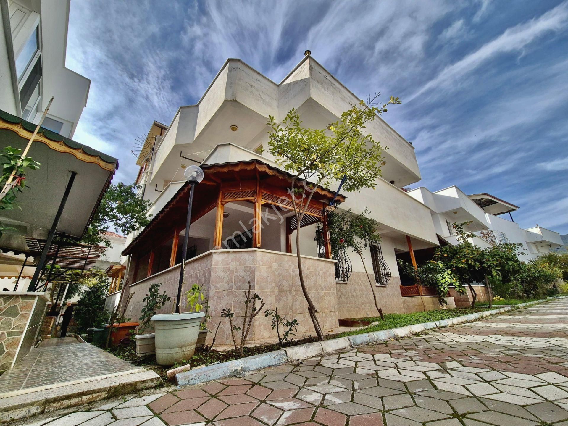 ▓zeytinli Gayrimenkul'den Deniz Manzaralı & Bahçeli 4+1 Satılık Villa - Görsel 31