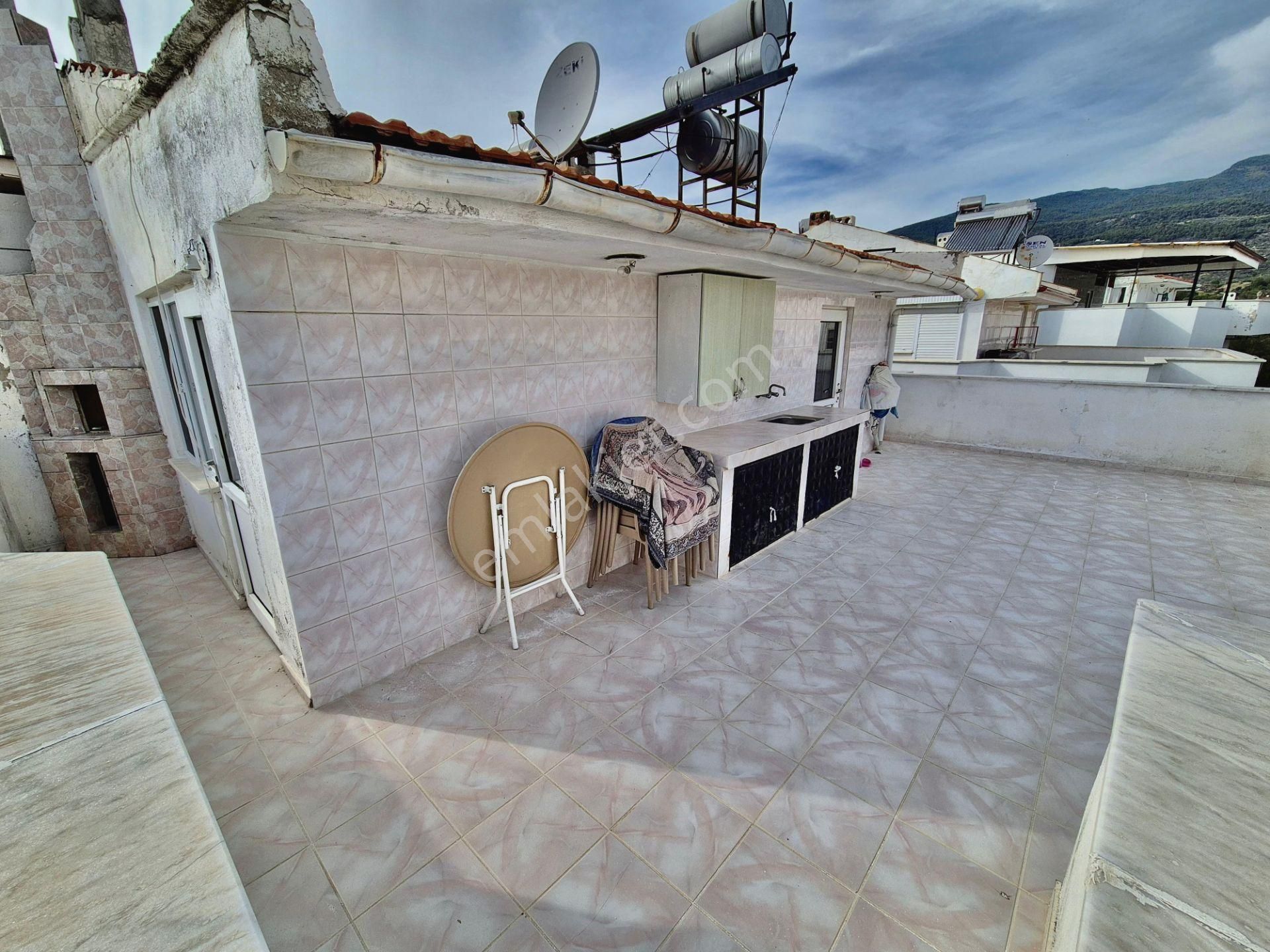 ▓zeytinli Gayrimenkul'den Deniz Manzaralı & Bahçeli 4+1 Satılık Villa - Görsel 5