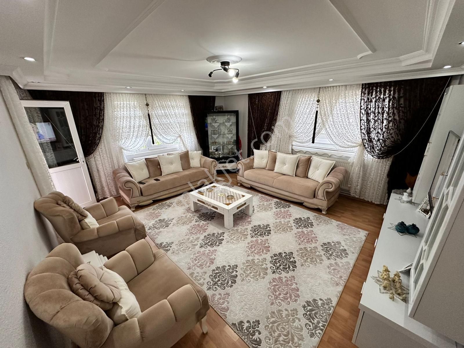 Bahçelievler'de Satılık 3 Katlı Komple Bina - Görsel 17