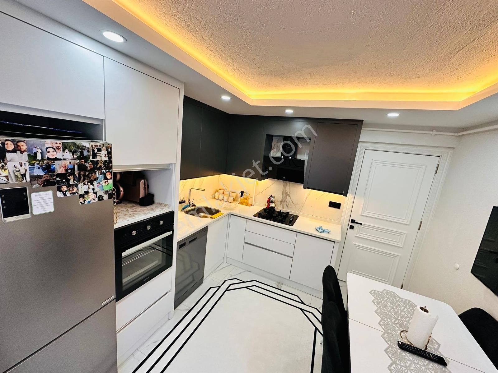 Bahçelievler'de Satılık 3 Katlı Komple Bina - Görsel 24