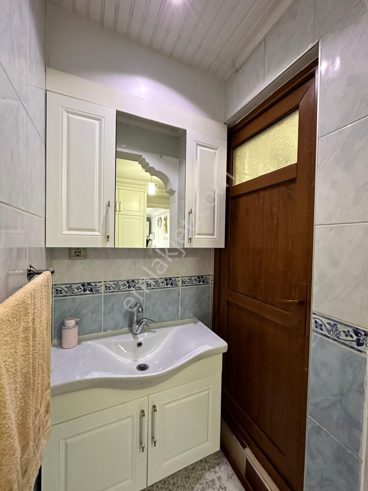 Bahçelievler'de Satılık 3 Katlı Komple Bina - Görsel 21