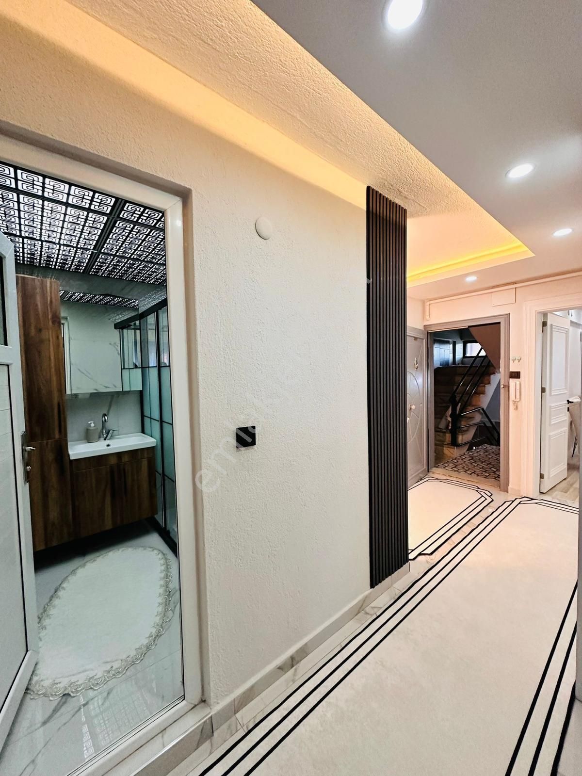 Bahçelievler'de Satılık 3 Katlı Komple Bina - Görsel 18