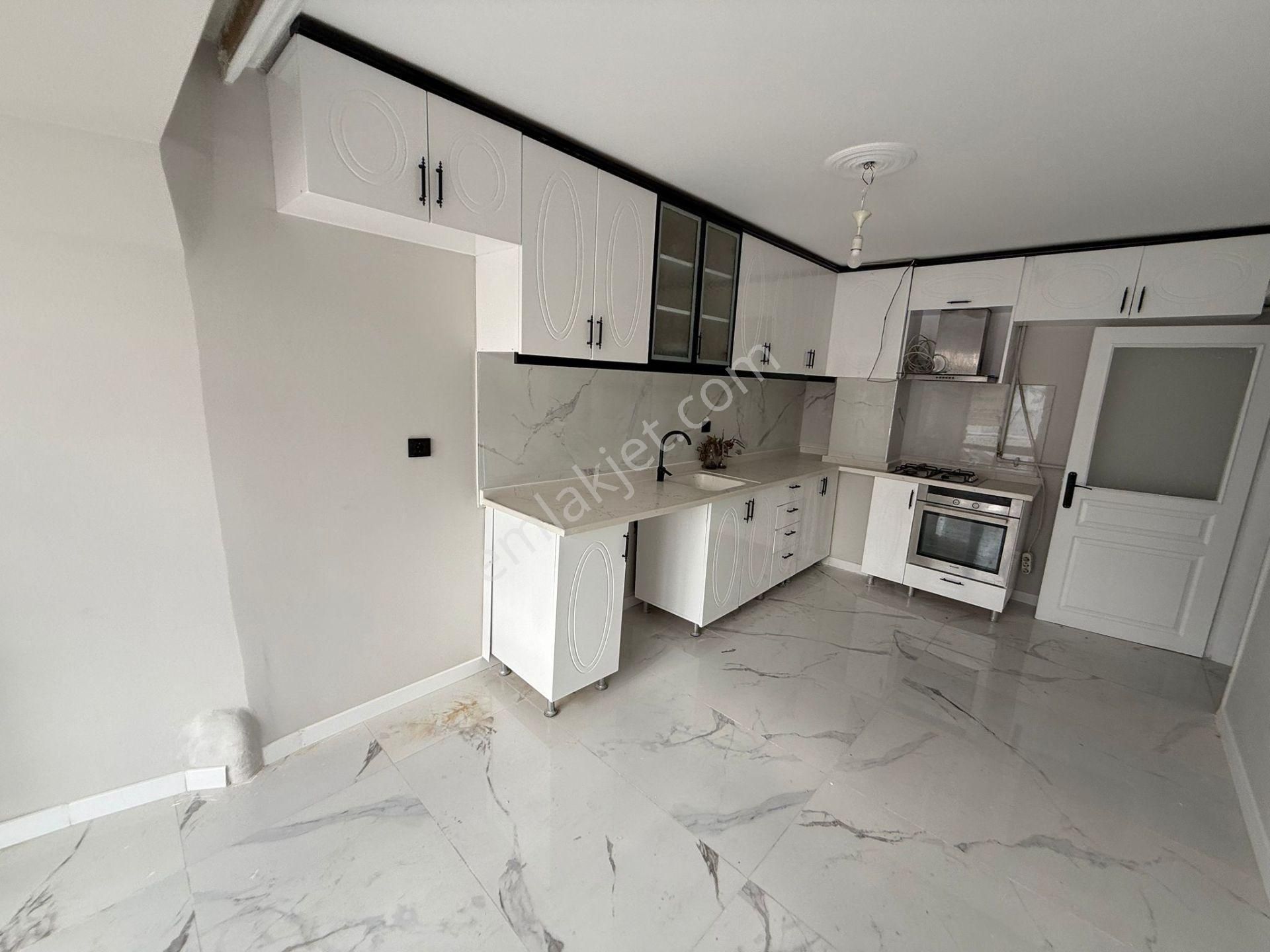 Vatan'dan Bağlarbaşı Merkezde Lüx Yapılı Asansörlü 6+1 Kapalı Teraslı Dublex - Görsel 6